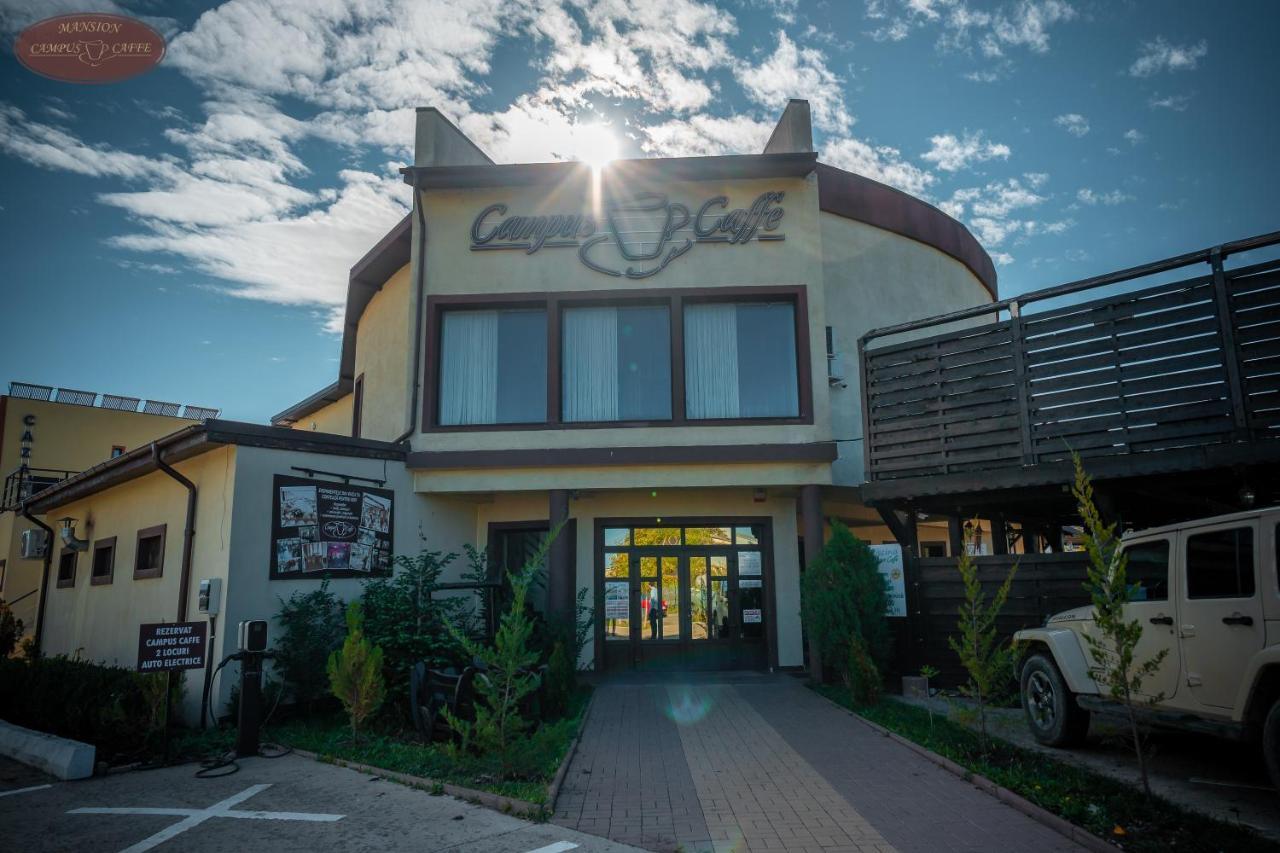 Campus Caffe Mansion Hotel Buzau Bagian luar foto