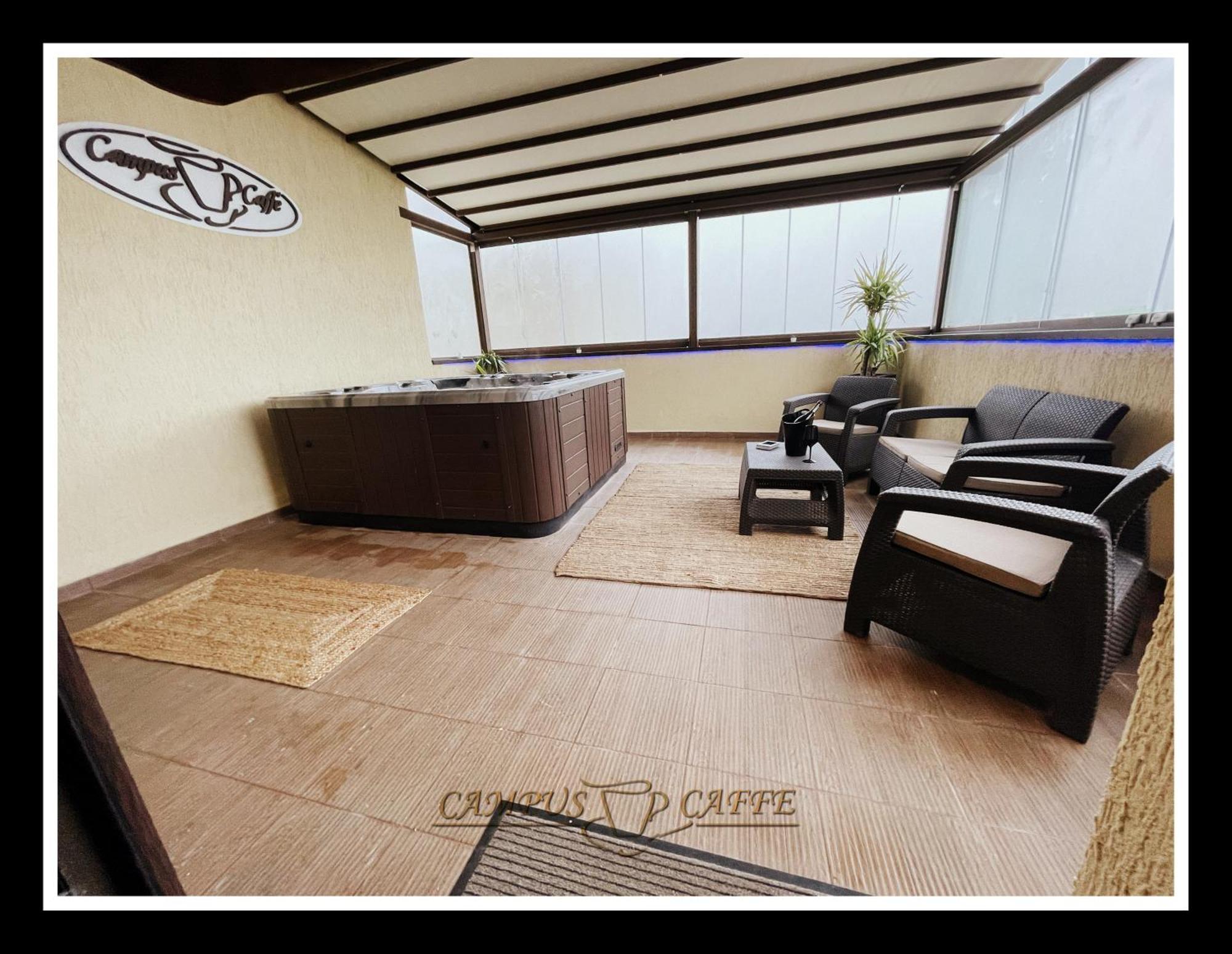 Campus Caffe Mansion Hotel Buzau Ruang foto